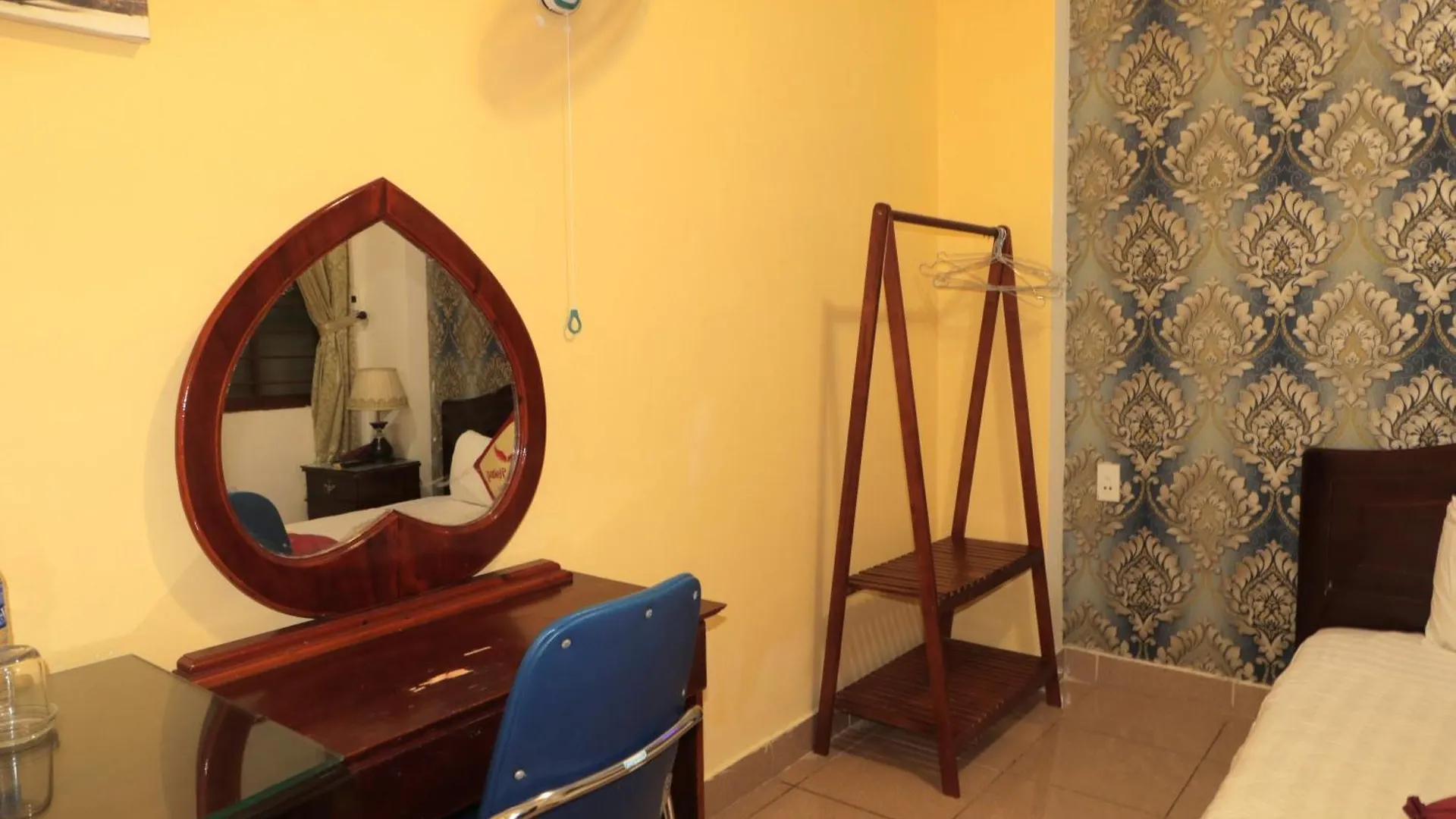 Thien Hoang Hotel فونج تاو 2*,